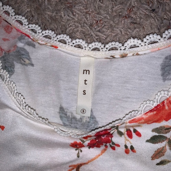 Boutique Shirt - Picture 4 of 5